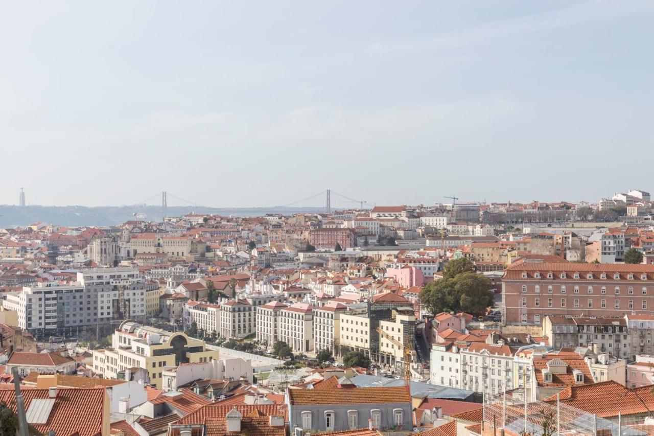 Stroll To Coffee Shops Near A Renovated Hillside Apartment In Graca Lisboa Εξωτερικό φωτογραφία