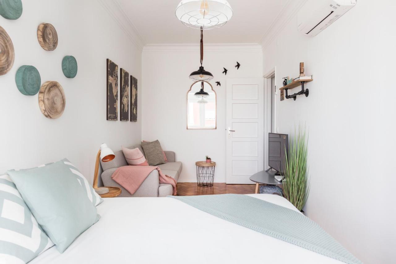 Stroll To Coffee Shops Near A Renovated Hillside Apartment In Graca Lisboa Εξωτερικό φωτογραφία