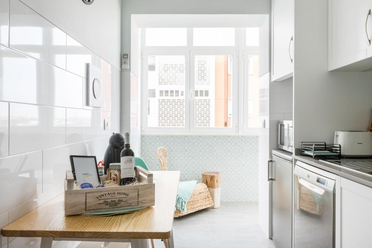 Stroll To Coffee Shops Near A Renovated Hillside Apartment In Graca Lisboa Εξωτερικό φωτογραφία