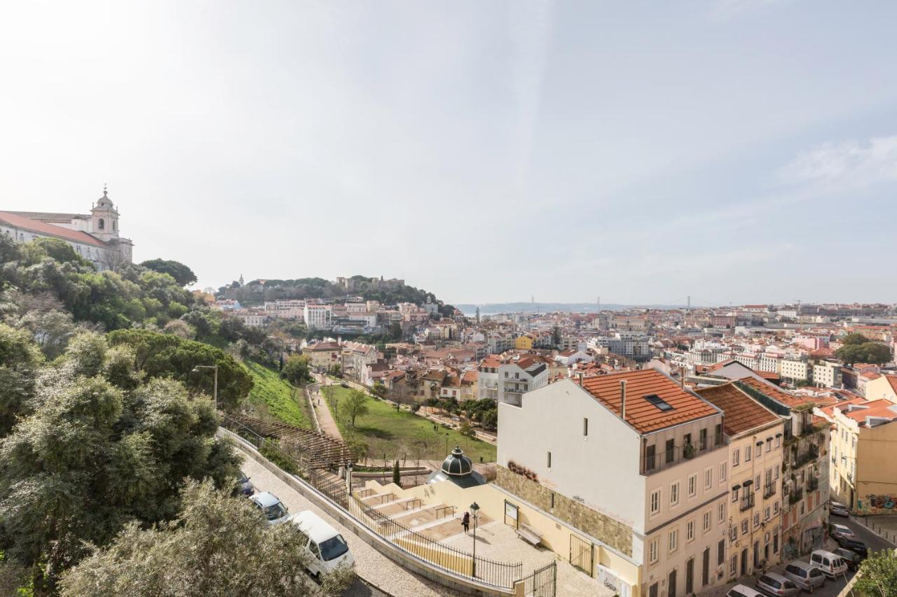 Stroll To Coffee Shops Near A Renovated Hillside Apartment In Graca Lisboa Εξωτερικό φωτογραφία