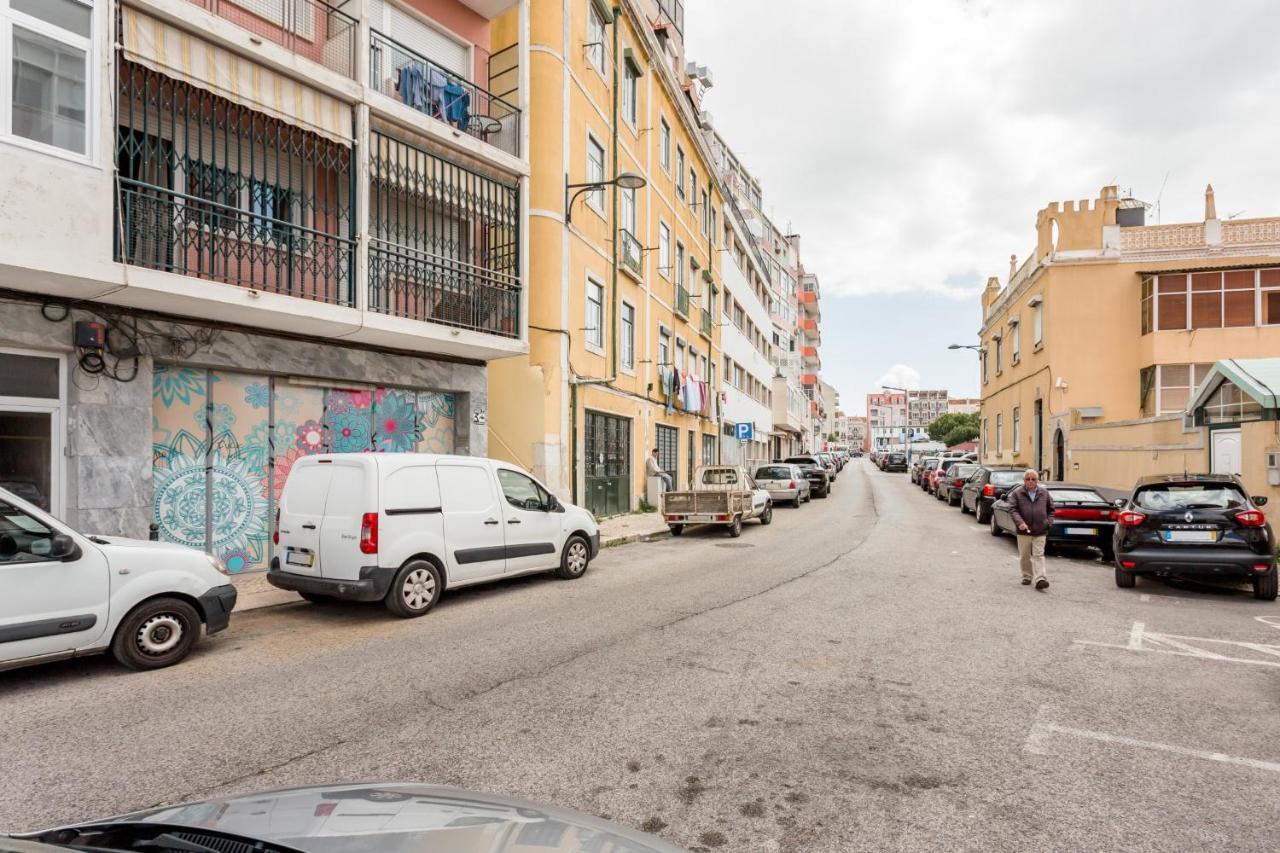 Stroll To Coffee Shops Near A Renovated Hillside Apartment In Graca Lisboa Εξωτερικό φωτογραφία