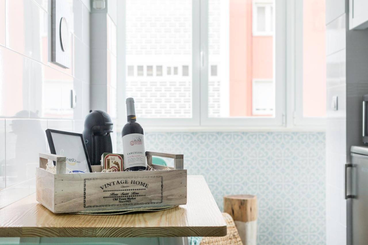 Stroll To Coffee Shops Near A Renovated Hillside Apartment In Graca Lisboa Εξωτερικό φωτογραφία