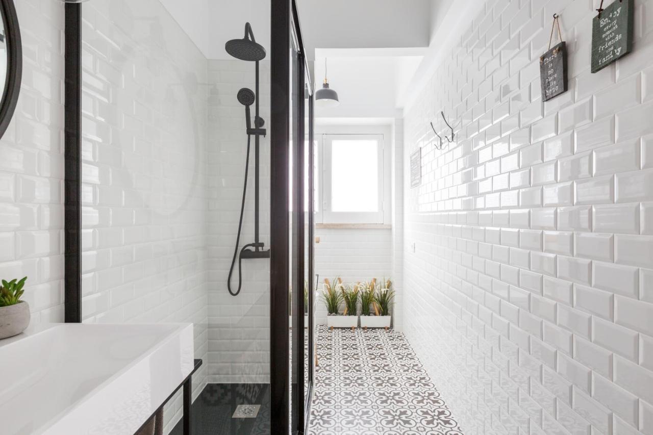 Stroll To Coffee Shops Near A Renovated Hillside Apartment In Graca Lisboa Εξωτερικό φωτογραφία