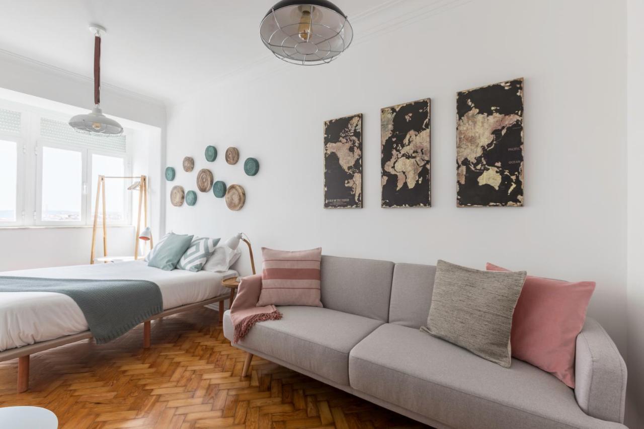 Stroll To Coffee Shops Near A Renovated Hillside Apartment In Graca Lisboa Εξωτερικό φωτογραφία